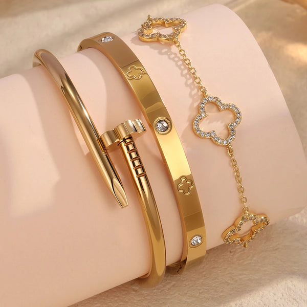 Elegant Flower Charm Bracelet